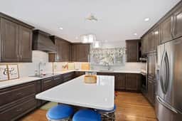 DU Haven- Hot Tub, Outdoor TV Lounge &3 Full Baths