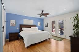 DU Haven- Hot Tub, Outdoor TV Lounge &3 Full Baths