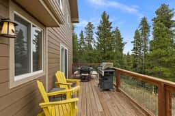 Hot Tub, Arcade games, and Mountain Views Retreat!