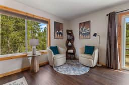 Hot Tub, Arcade games, and Mountain Views Retreat!