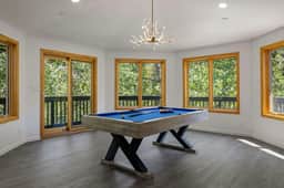 Ultimate Treehouse Mansion with Swim Spa, Sleeps 31
