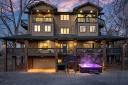 Ultimate Treehouse Mansion with Swim Spa, Sleeps 31