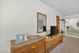 Eagle Motel Suite 111