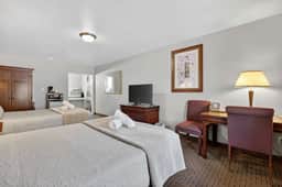 Eagle Motel Suite 117