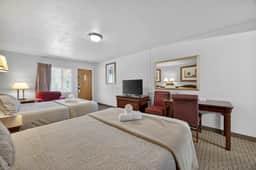 Eagle Motel Suite 118