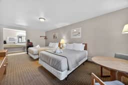Eagle Motel Suite 120