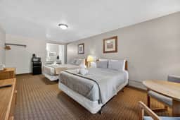Eagle Motel Suite 121