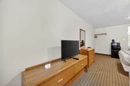 Eagle Motel Suite 121