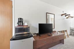 Eagle Motel Suite 226