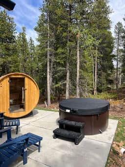 Cozy Updated Cabin w Barrel Sauna, EV Charger