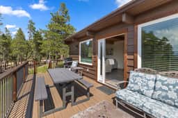 Hot tub and seclusion at Stone Cliff Cabin!