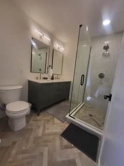 Modern Stay in the Heart of Evergreen!