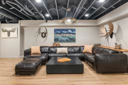 Evergreen Retreat! Luxury Home with Theater - Image 4