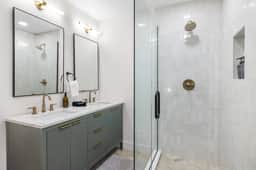 Modern Stay in the Heart of Evergreen! - Image 3