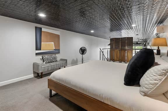 Industrial-Chic Loft with King Bed Close to Shops!