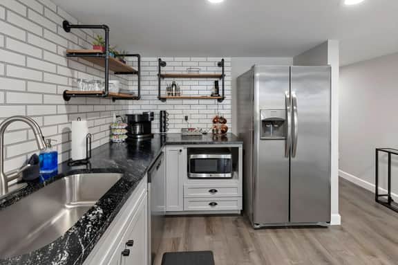 Industrial-Chic Loft with King Bed Close to Shops!