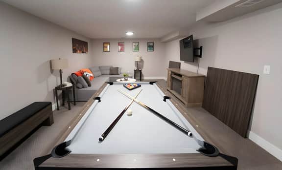 Hot Tub and Pool Table in Large Arvada Home!