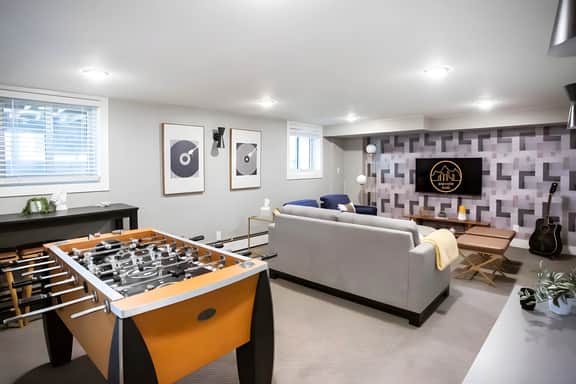 Rare Pool and Hot Tub Home - Family and Pet Friendly!