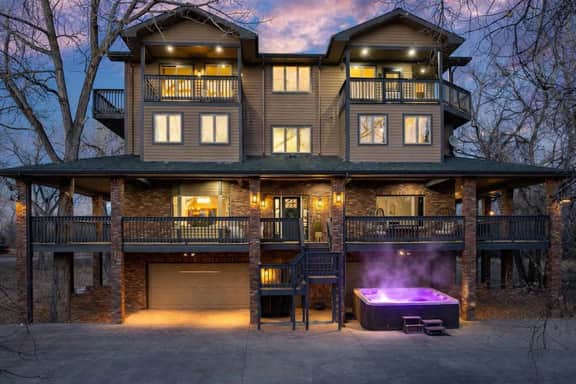 Ultimate Treehouse Mansion with Swim Spa, Sleeps 31