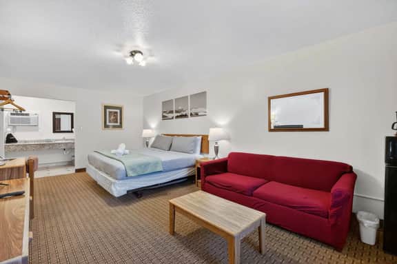 Eagle Motel Suite 107