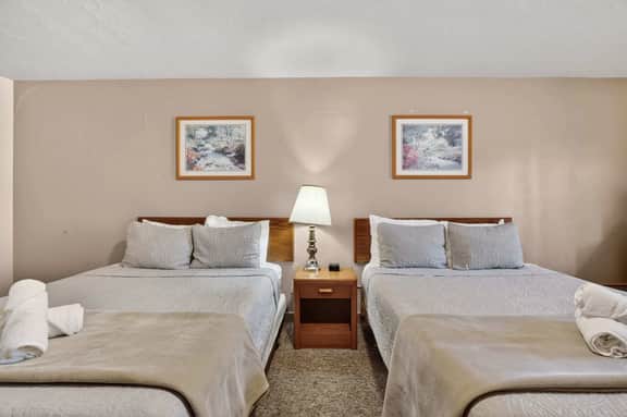 Eagle Motel Suite 114
