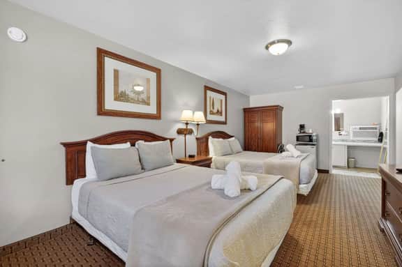 Eagle Motel Suite 117