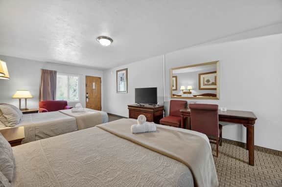 Eagle Motel Suite 118