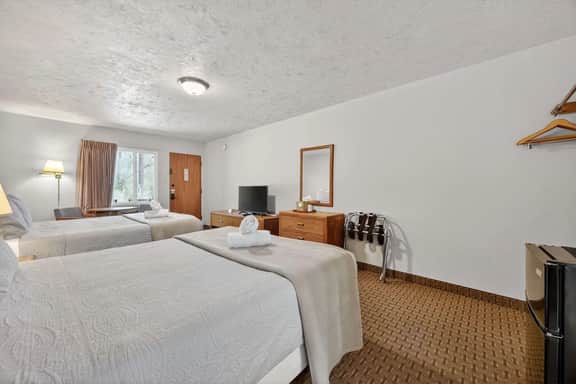 Eagle Motel Suite 121