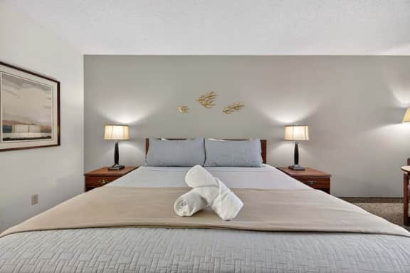 Eagle Motel Suite 224