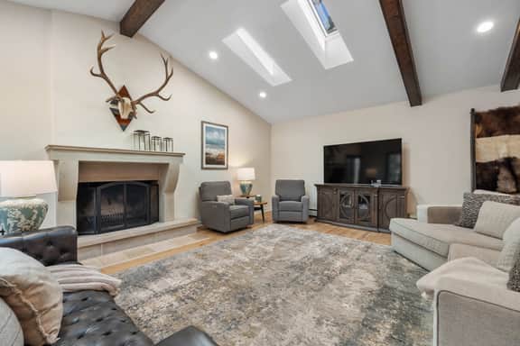 Evergreen Retreat! Luxury Home with Theater - Image 5