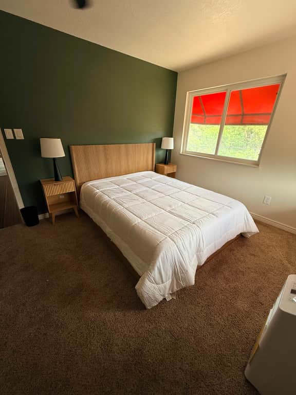 Eagle Motel Suite 223 - 2 bedroom with kitchenette - Image 2
