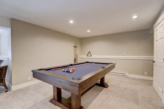 Cabin with Pool Table only 10 minutes from downtown Breckenridge!