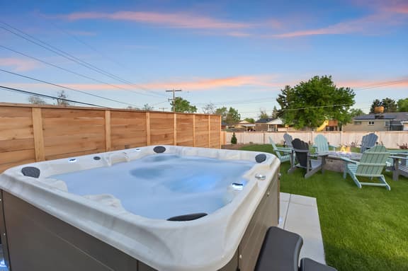Hot Tub, Game Room, and Family Summer Relaxation!