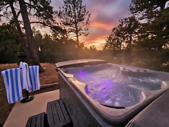 Peaceful Hot Tub Home with Mountain Views!