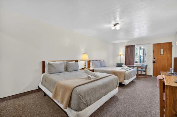 Eagle Motel Suite 108