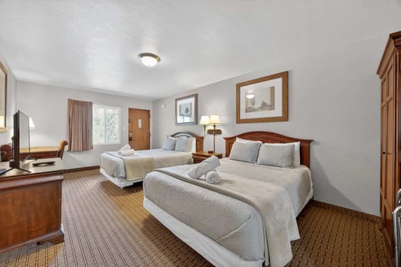 Eagle Motel Suite 117