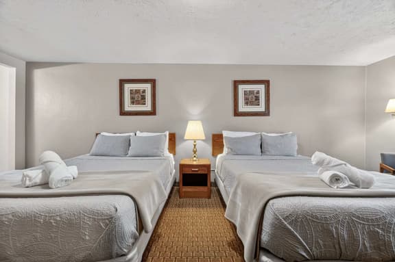 Eagle Motel Suite 121