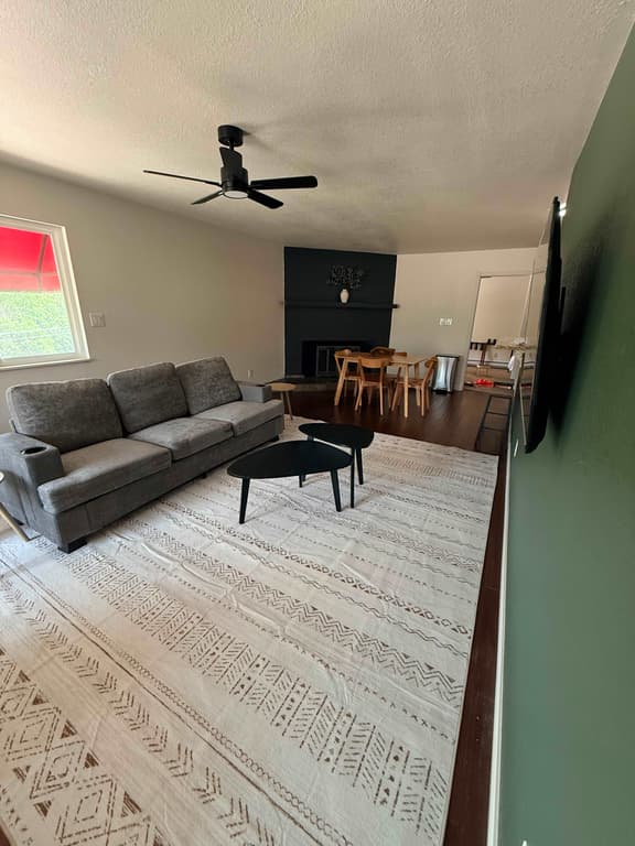 Eagle Motel Suite 223 - 2 bedroom with kitchenette - Image 1