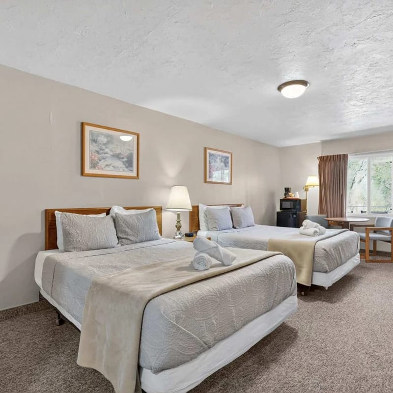 Eagle Motel Suite 114