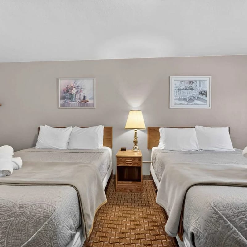 Eagle Motel Suite 120