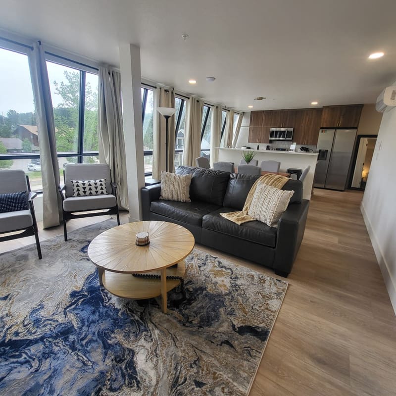 Beautiful Mountain Views in the Heart of Evergreen